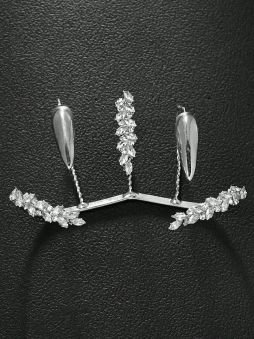 Sculptural Radiance Crystal Cuff Ring Luxury Fashion Jewelry